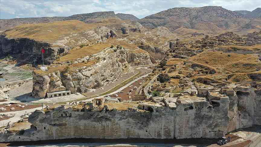 Hasankeyf'teki kazılar Asurlulardan Cumhuriyet dönemine kadar izleri ortaya çıkardı