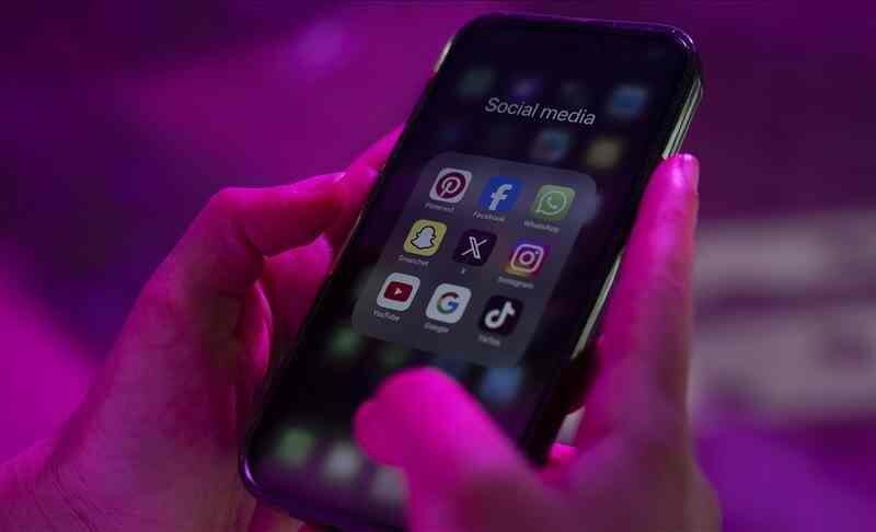 Sosyal medyada kullanıcılarını takibe alan bot hesaplar kişisel verileri depoluyor