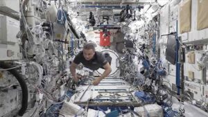 TUA, Türkiye'nin ilk astronotu Gezeravcı'nın deney videosunu paylaştı