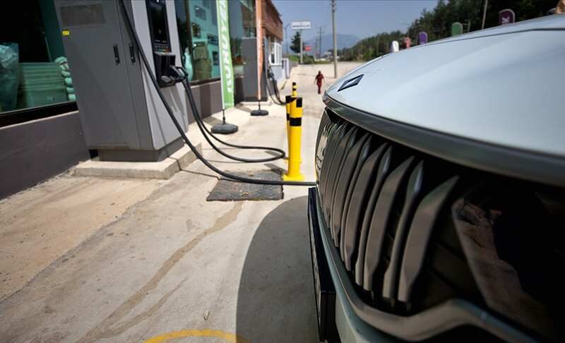 Türkiye'de satılan her 10 otomobilden 4'ü elektrikli ya da hibrit