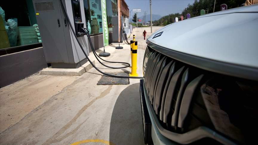 Türkiye'de satılan her 10 otomobilden 4'ü elektrikli ya da hibrit