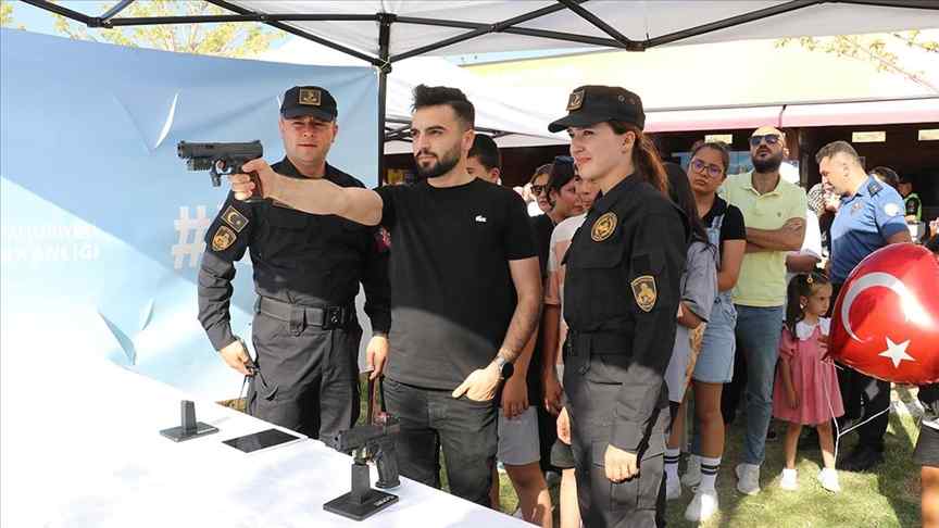 Yusuf Dikeç pozu atıcılığa ilgiyi artırdı